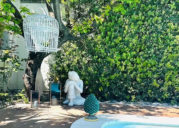La Casa (Adults Only)
